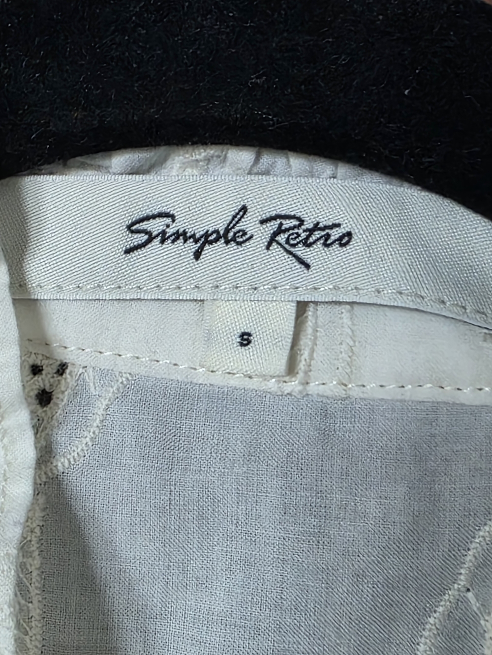 Simple Retro Ruffled Button-Up Shirt - Picture 10 of 12
